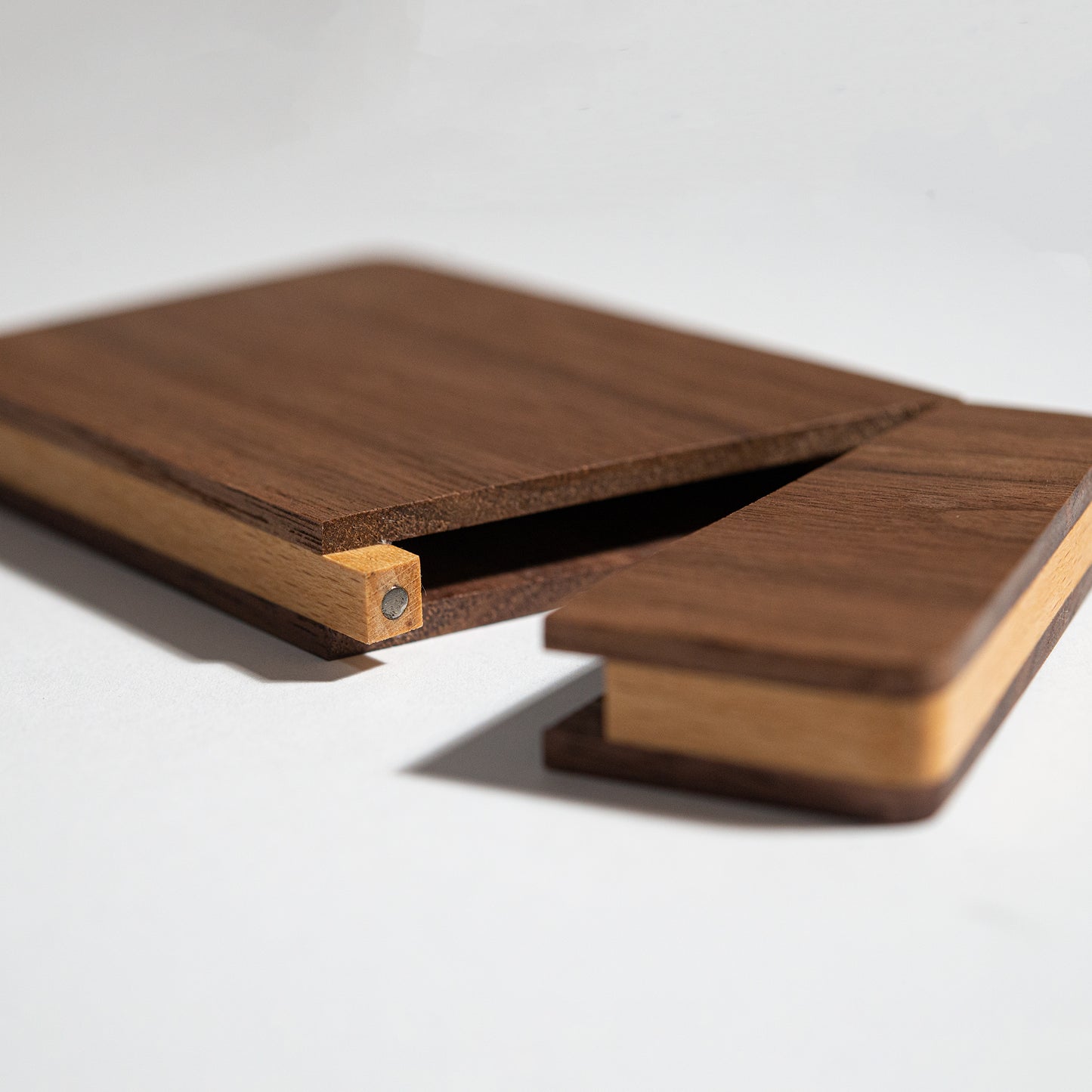 Wooden Flip Cap Stylish Card Holder